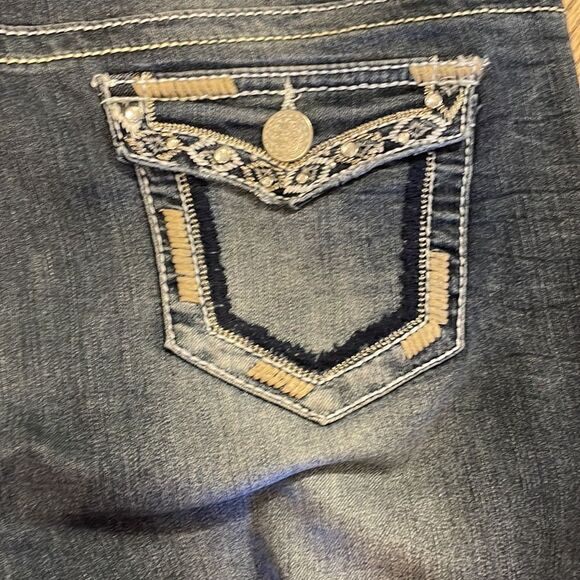 Maurice’s 9/10 capris - Picture 5 of 6